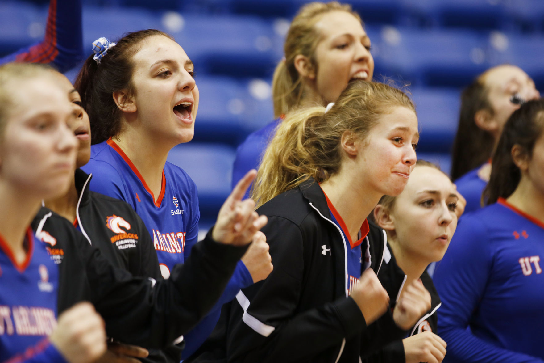 Volleyball team adds 6 players to its roster